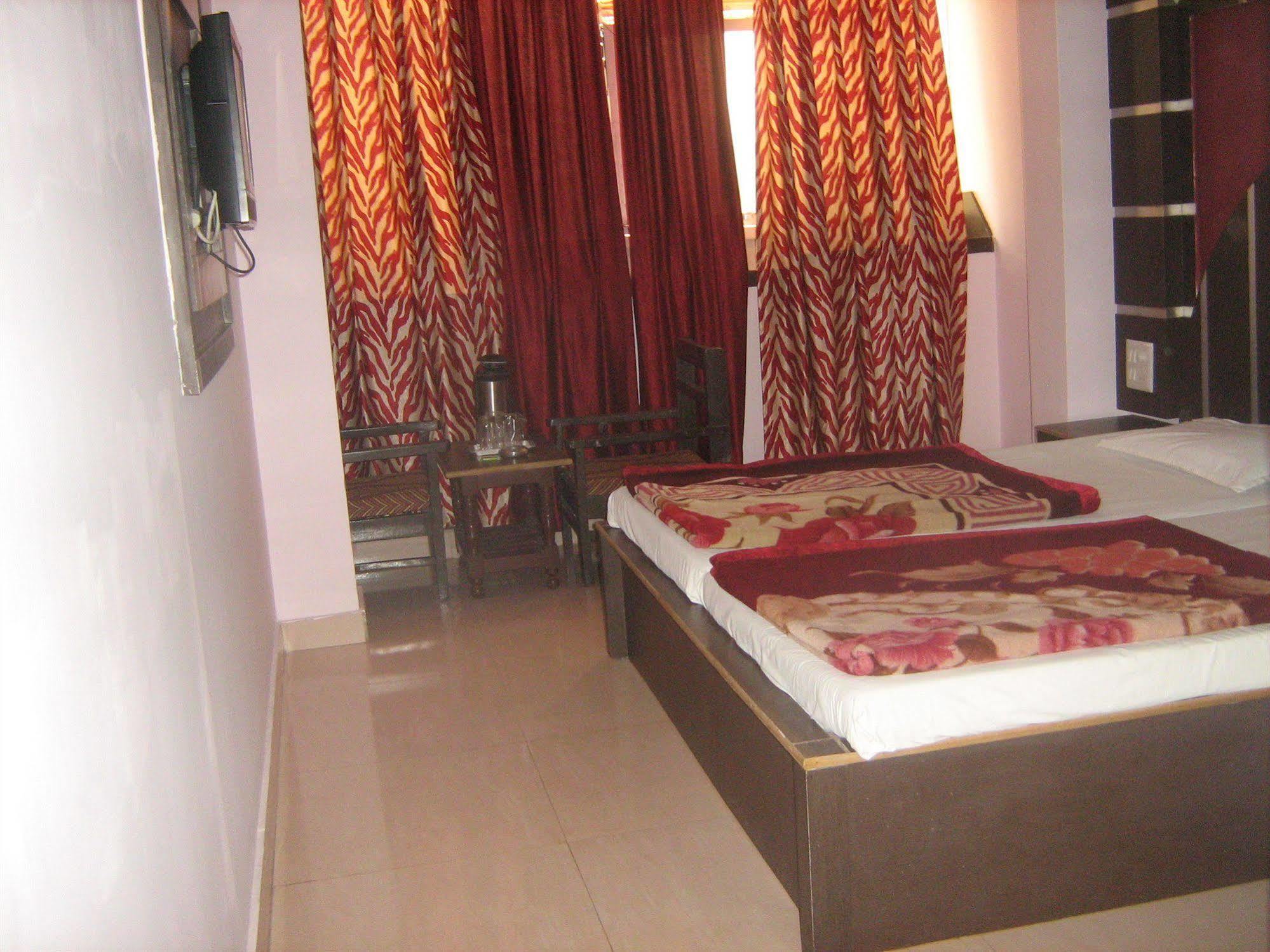 Hotel Gyan Haridwar Exterior photo