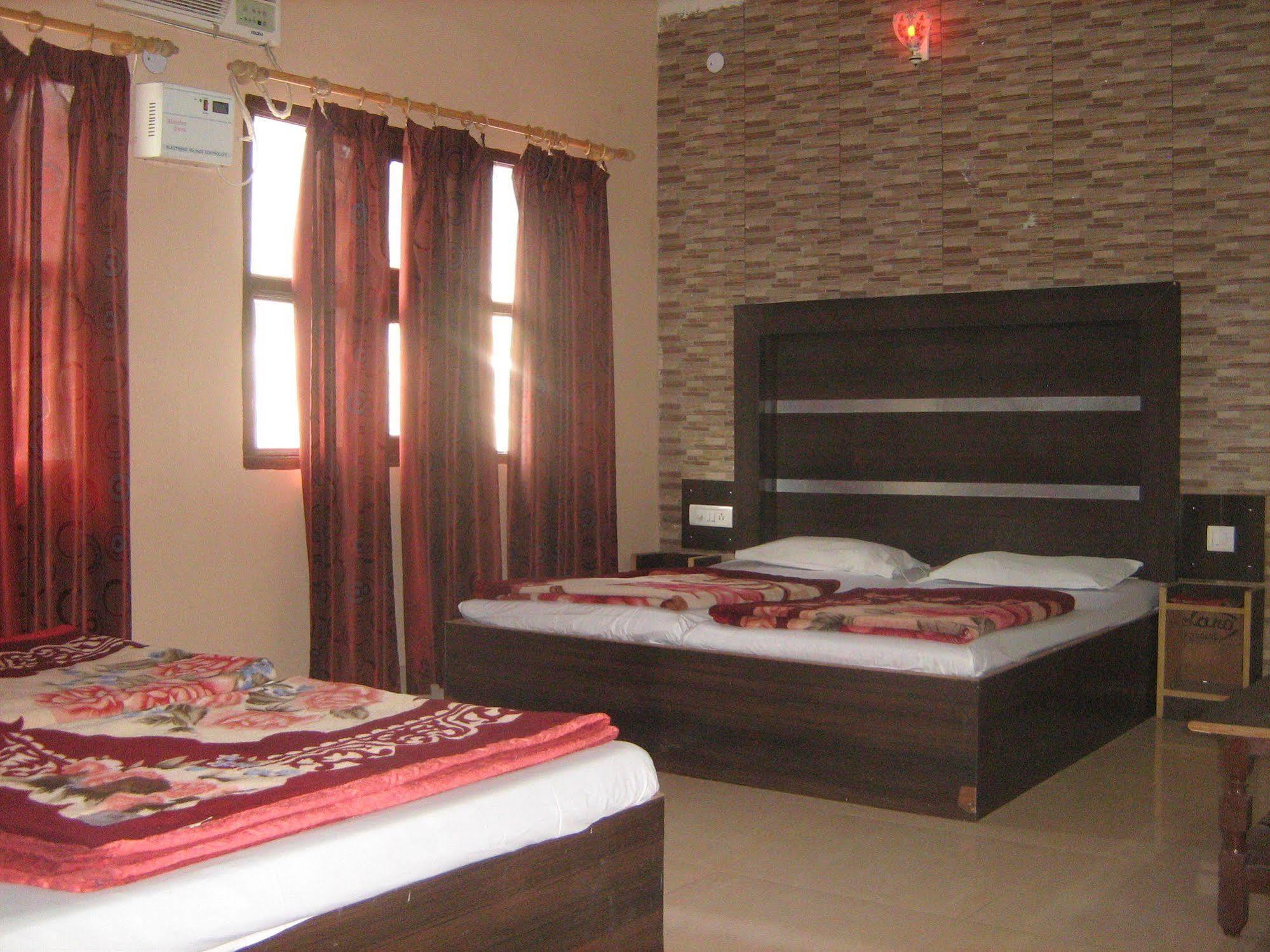 Hotel Gyan Haridwar Exterior photo