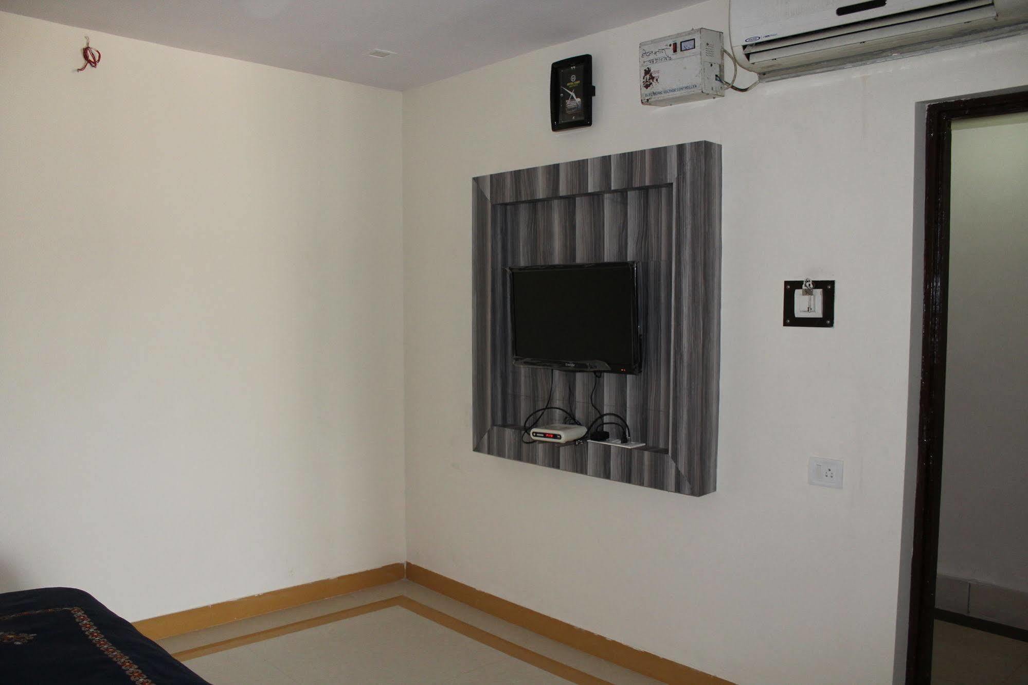 Hotel Gyan Haridwar Exterior photo